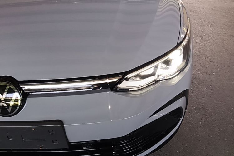 Volkswagen Golf 2024 car image #23