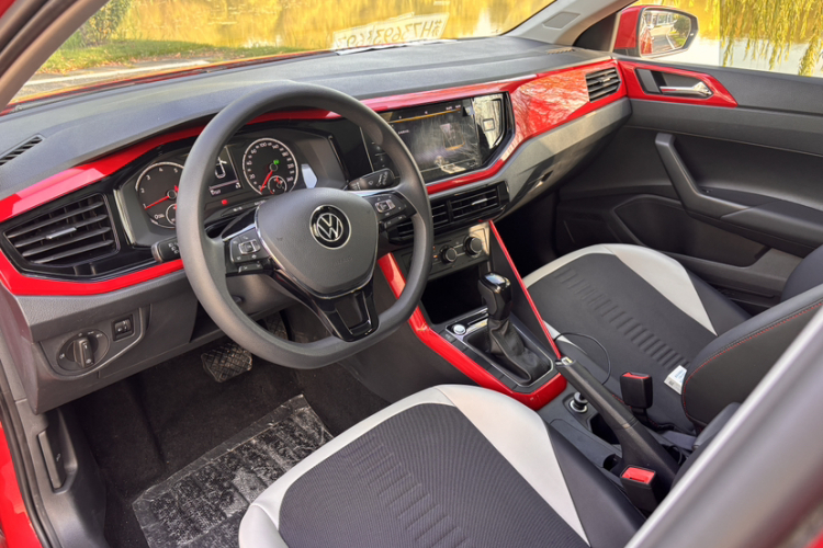 Volkswagen Polo 2021 car image #21
