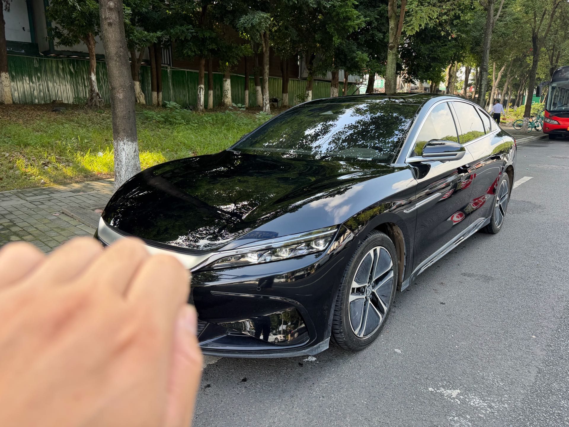 BYD Han 2023 car image #24