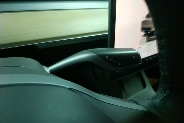 Tesla Model Y 2023 #14 Tesla Model Y 2023 car image #14