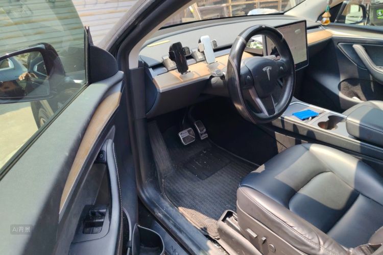 Tesla Model Y 2021 #18 Tesla Model Y 2021 car image #18