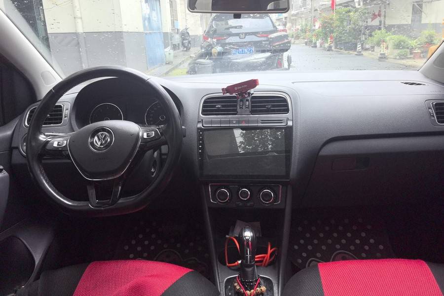 Volkswagen Polo 2016 car image #5