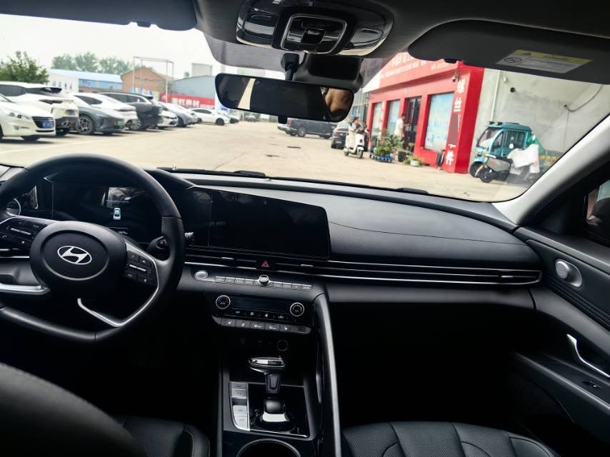 Hyundai Elantra 2023 car image #6