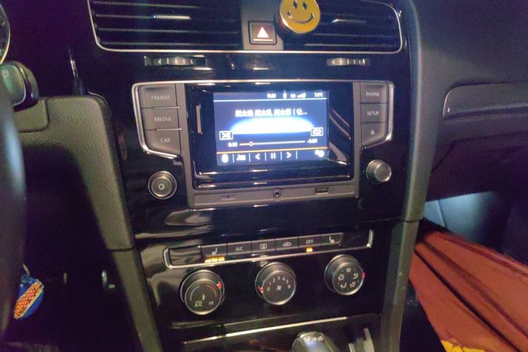 Volkswagen Golf 2016 car image #13