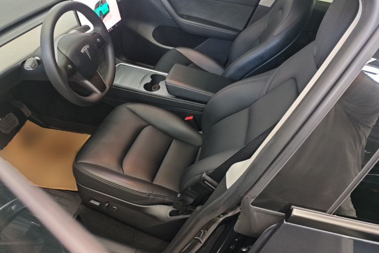 Tesla Model Y 2024 #19 Tesla Model Y 2024 car image #19