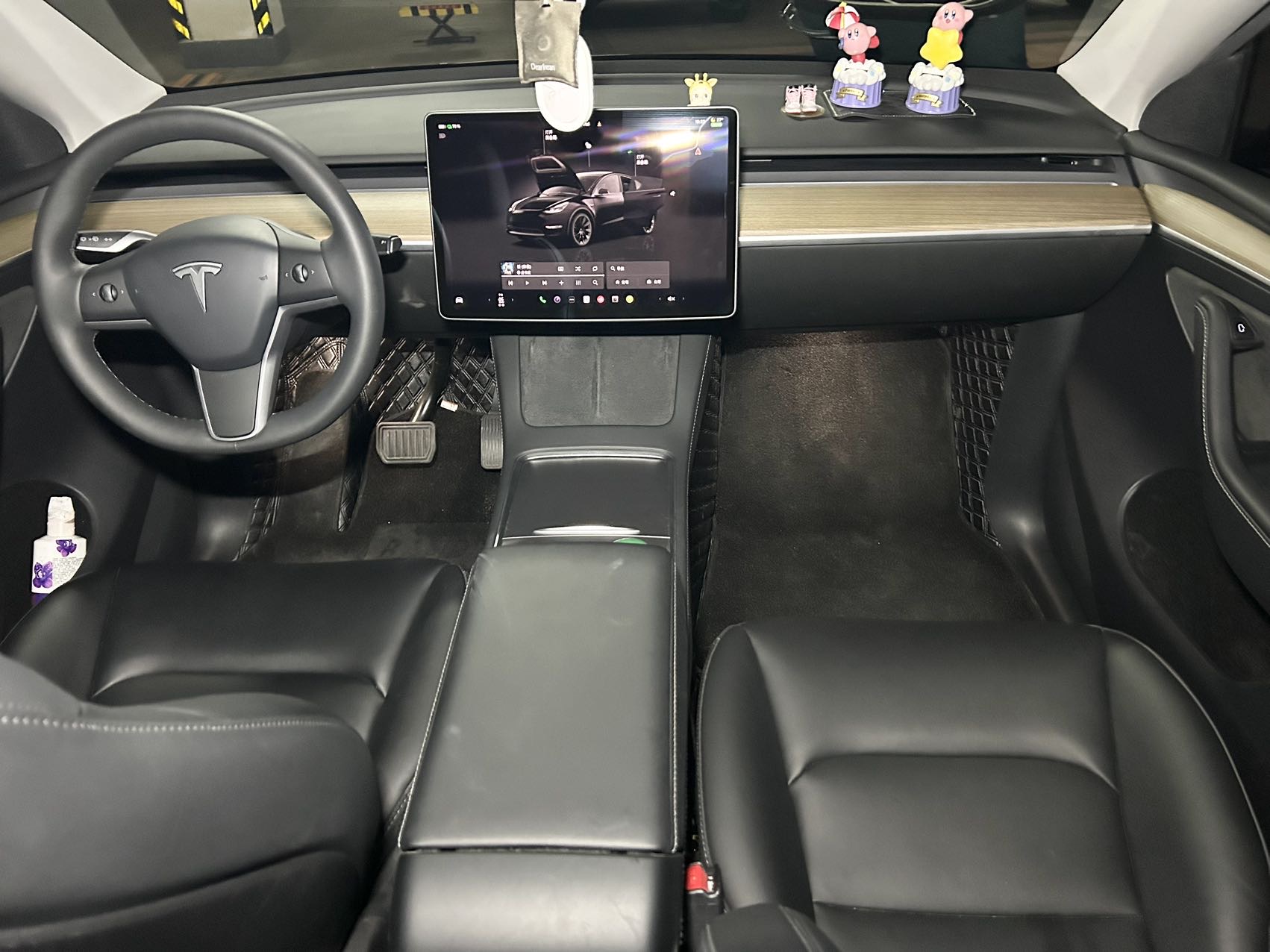 Tesla Model Y 2022 #4 Tesla Model Y 2022 car image #4