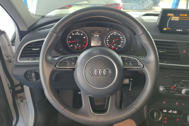 Audi Q3 2018 #11 Audi Q3 2018 car image #11