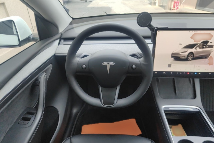 Tesla Model Y 2023 #13 Tesla Model Y 2023 car image #13