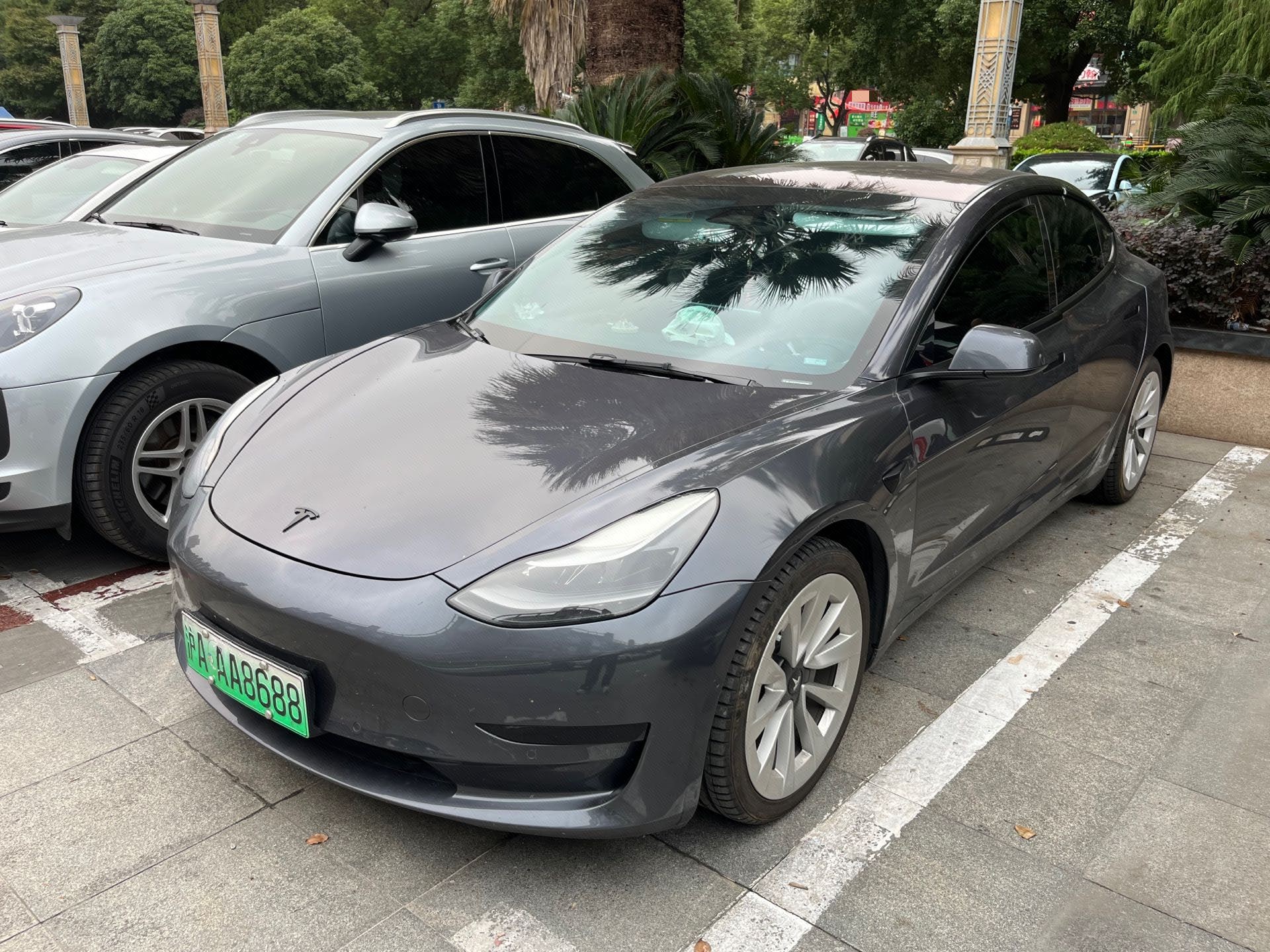 Tesla Model 3 2021 car image 