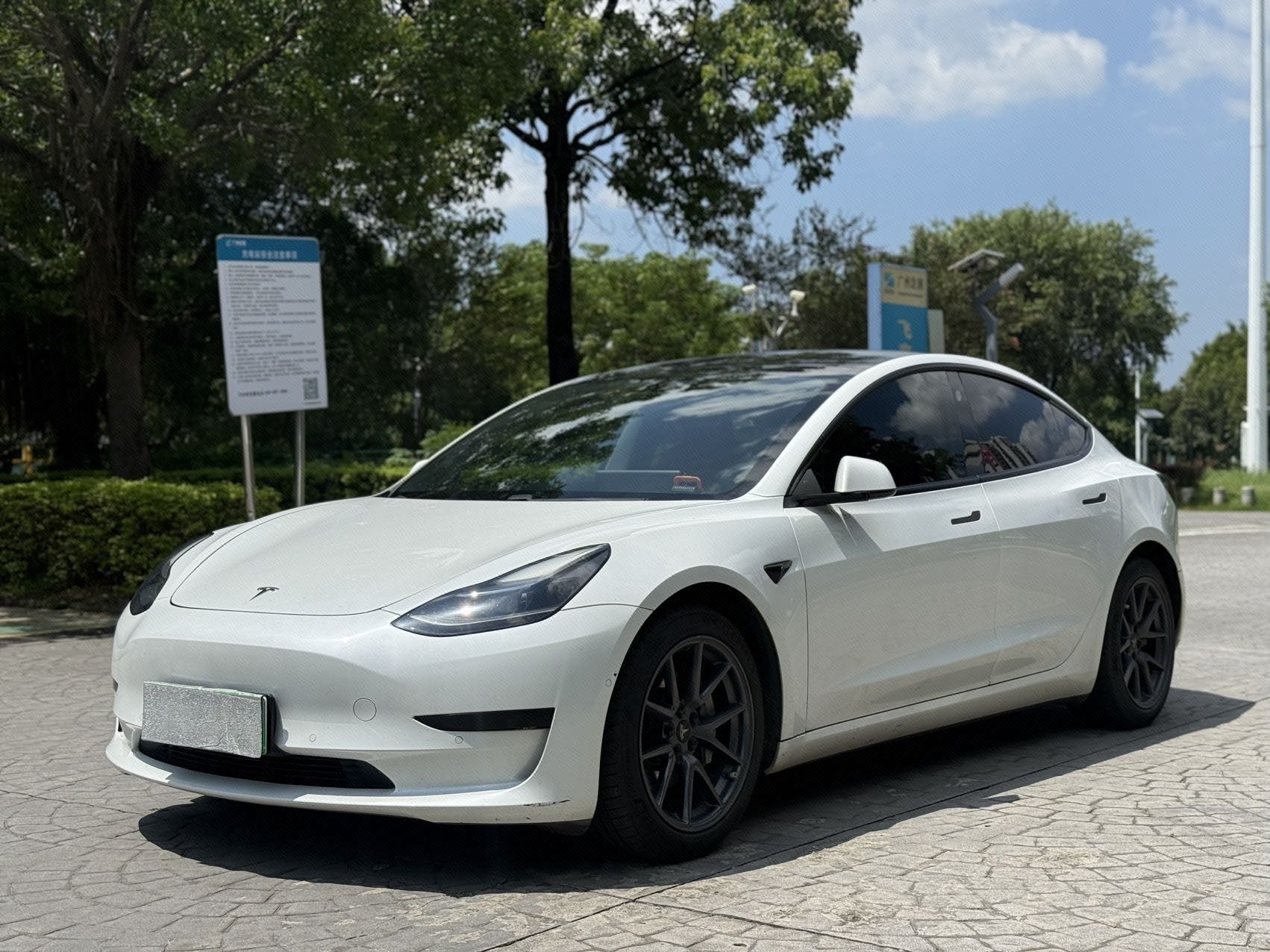 Tesla Model 3 2021 Tesla Model 3 2021 car image