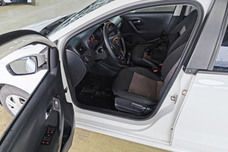 Volkswagen Polo 2017 #16 Volkswagen Polo 2017 car image #16