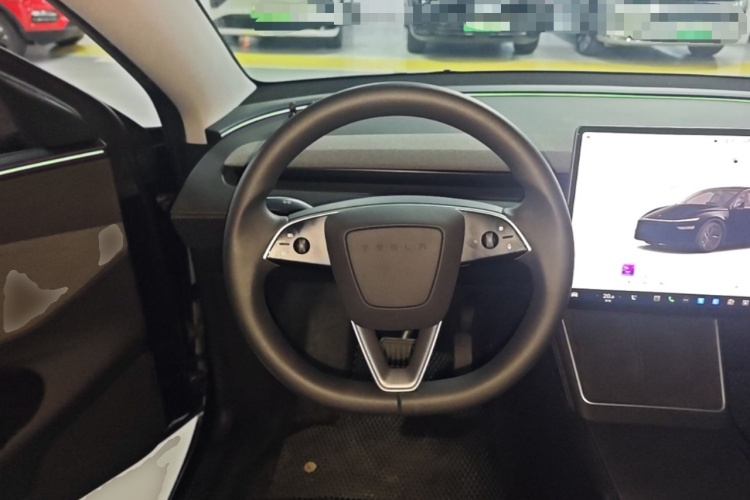 Tesla Model Y 2025 #15 Tesla Model Y 2025 car image #15