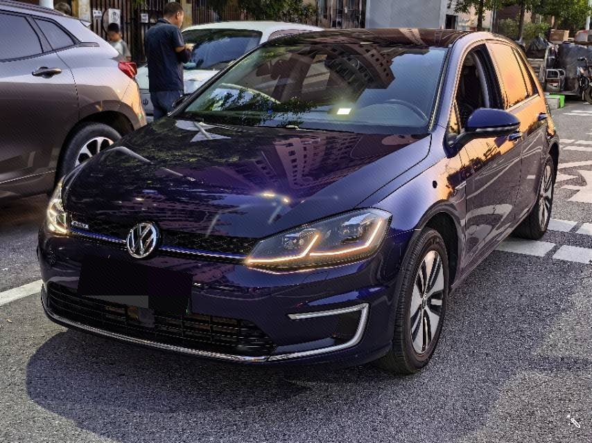 Volkswagen Golf Pure Electric 2020 Volkswagen Golf Pure Electric 2020 car image