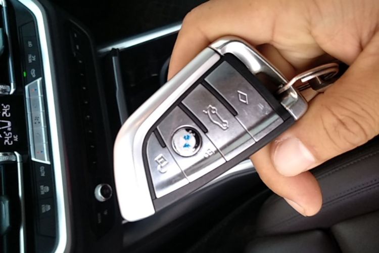 BMW 3 Series 2020 car image #9