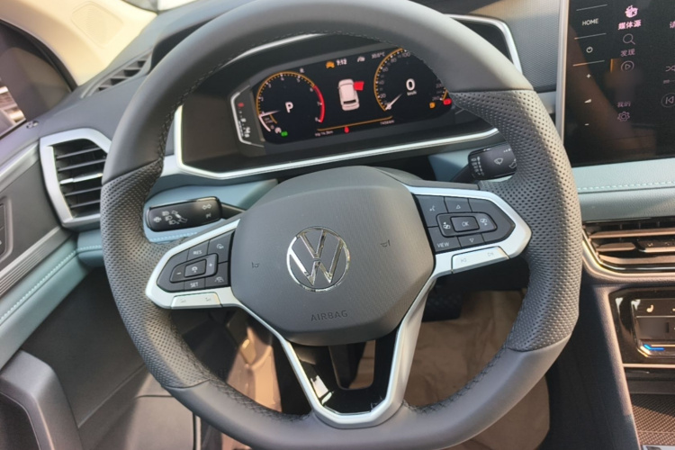 Volkswagen Tharu 2024 car image #11