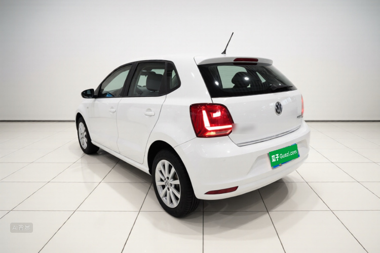 Volkswagen Polo 2015 car image #5