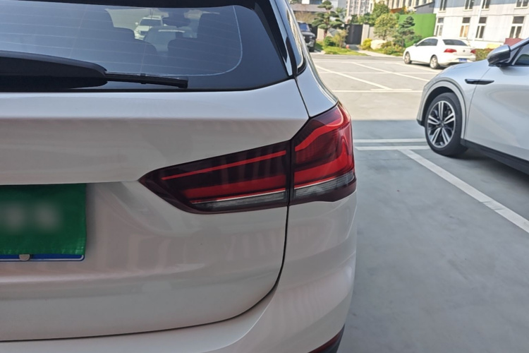 BMW X1 2022 #8 BMW X1 2022 صورة سيارة #8
