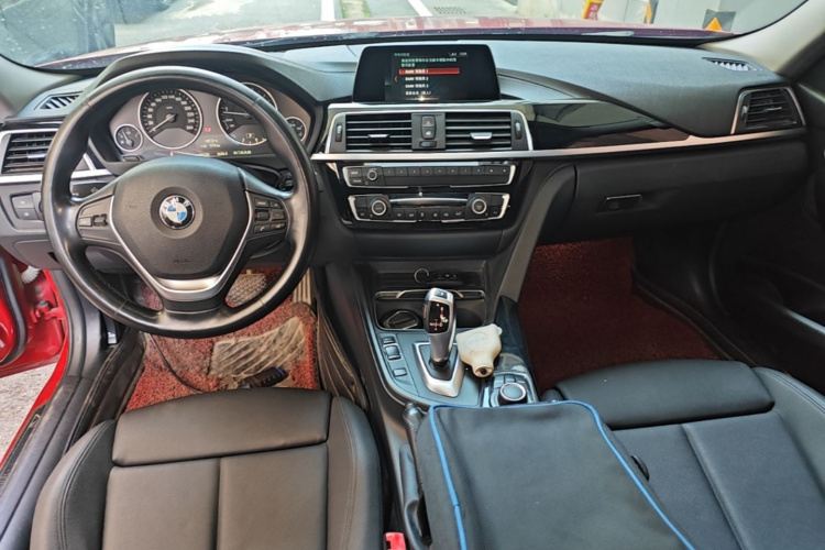 BMW 3 Series 2018 #10 BMW 3 Series 2018 car image #10