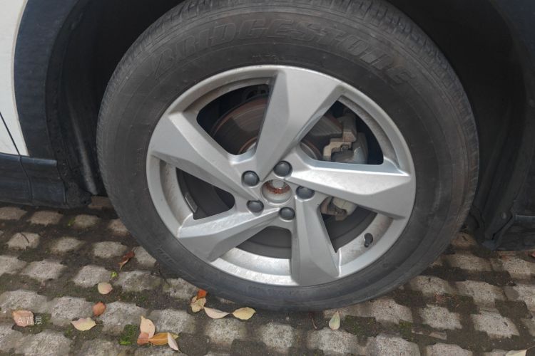 Audi Q3 2019 car image #9
