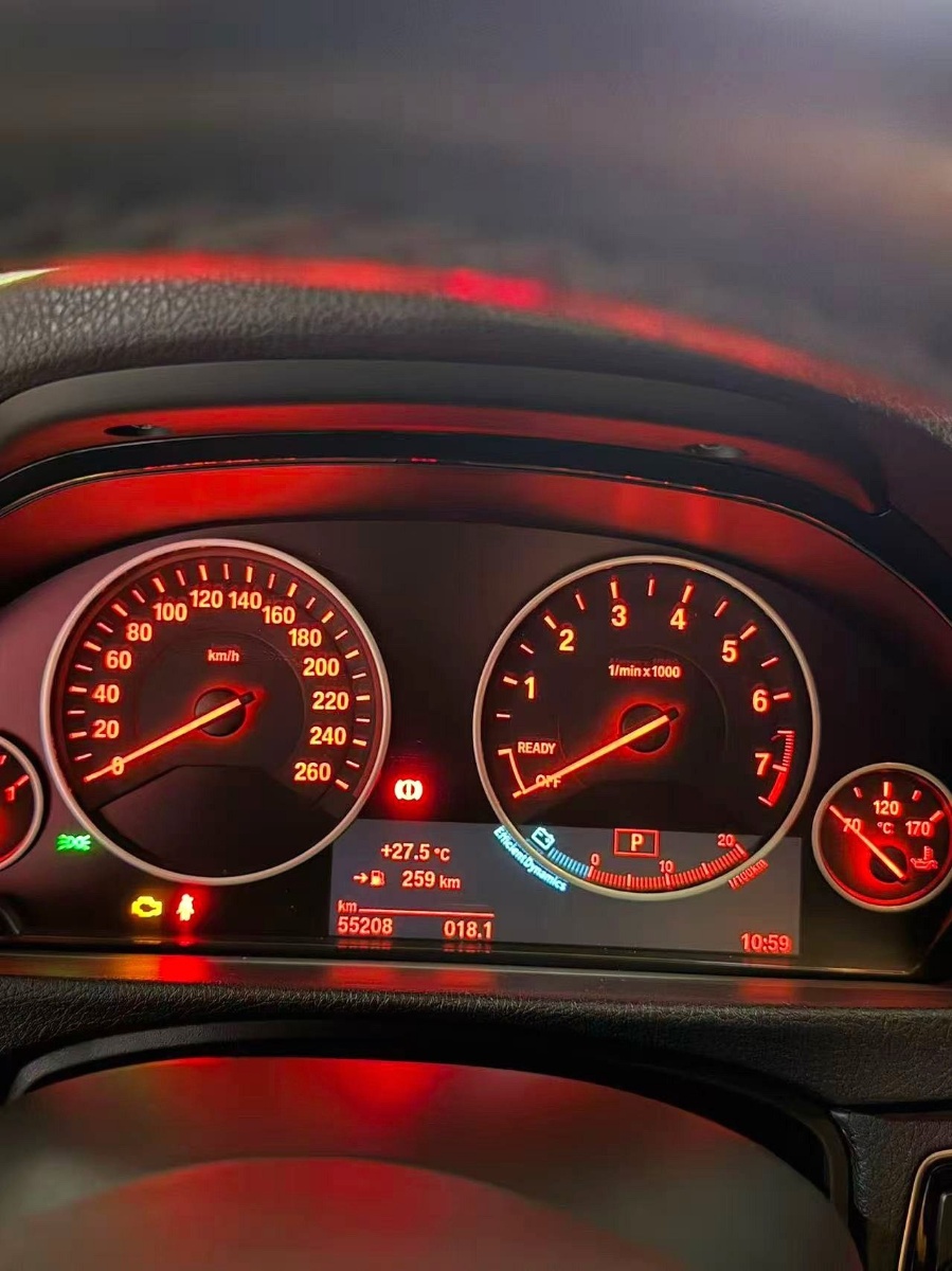 BMW 3 Series 2019 immagine di auto #6