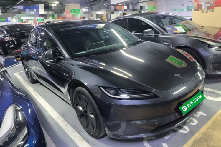 Tesla Model 3 2025 car image #4