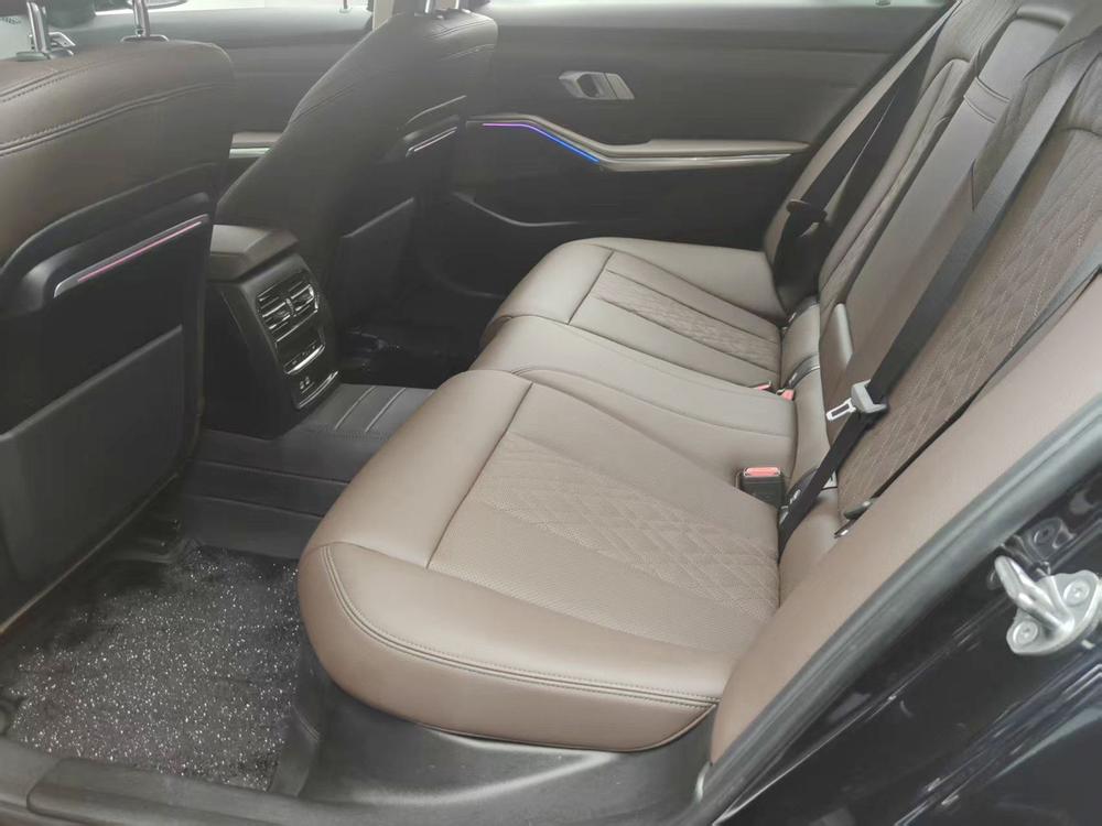 BMW 3 Series 2022 #13 BMW 3 Series 2022 صورة سيارة #13