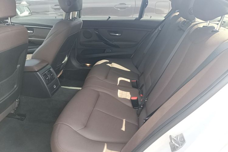 BMW 3 Series 2019 #17 BMW 3 Series 2019 car image #17