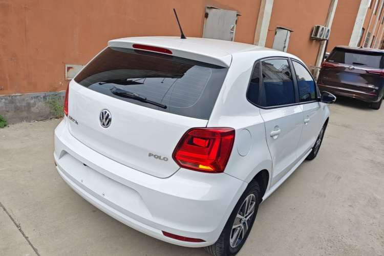 Volkswagen Polo 2016 car image #7