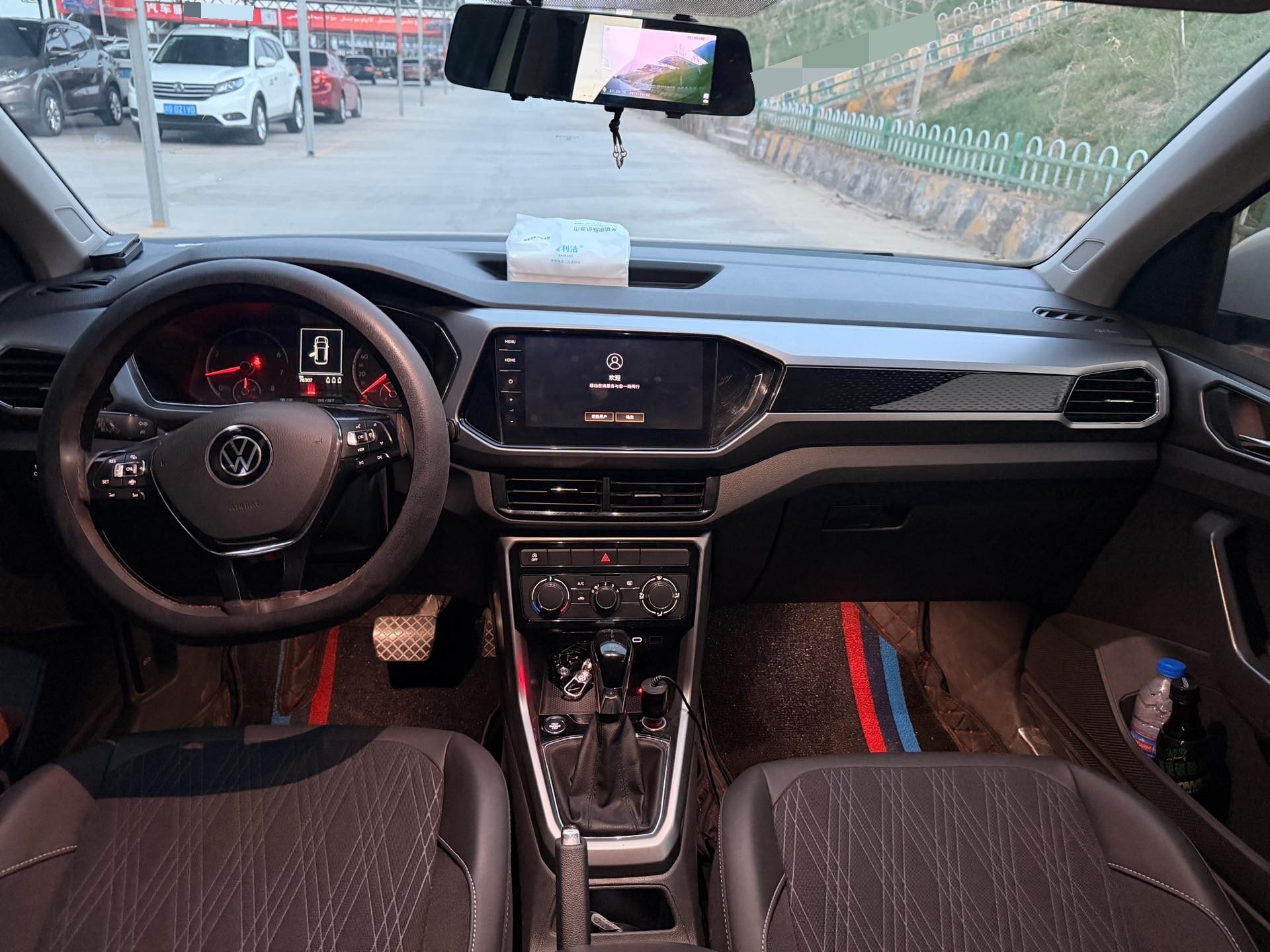 Volkswagen T-Cross 2021 car image #9