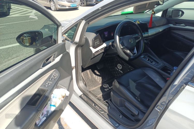 Volkswagen Golf 2021 car image #18