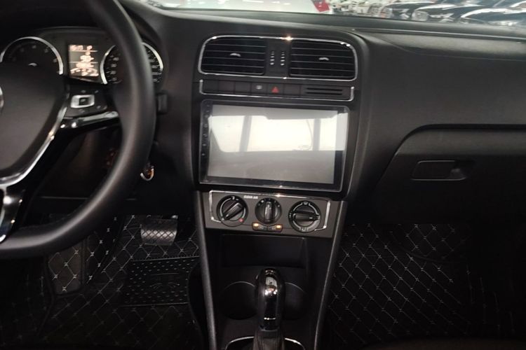 Volkswagen Polo 2016 #13 Volkswagen Polo 2016 car image #13