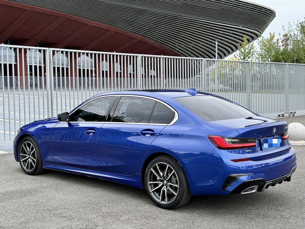 BMW 3 Series 2019 #4 BMW 3 Series 2019 car image #4