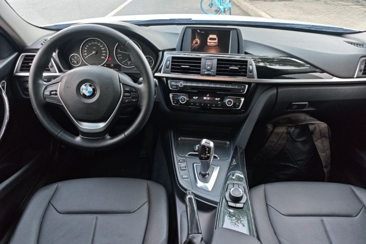 BMW 3 Series 2016 car image #10