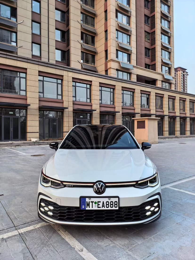 Volkswagen GolfGTI 2023 car image #2