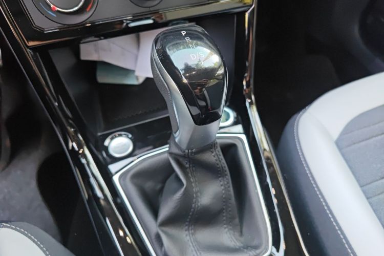 Volkswagen Tharu 2025 car image #14