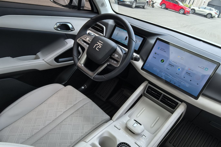 BYD YuanUP 2024 immagine di auto #19