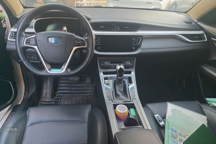 GEELY Emgrand 2018 car image #11