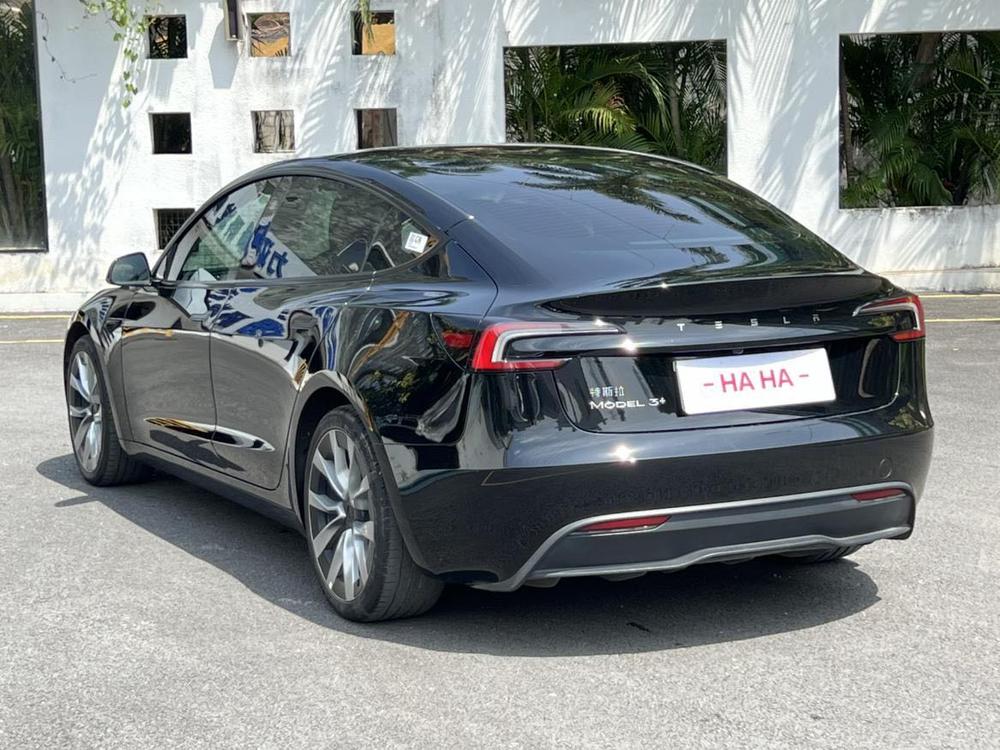 Tesla Model 3 2024 car image #4