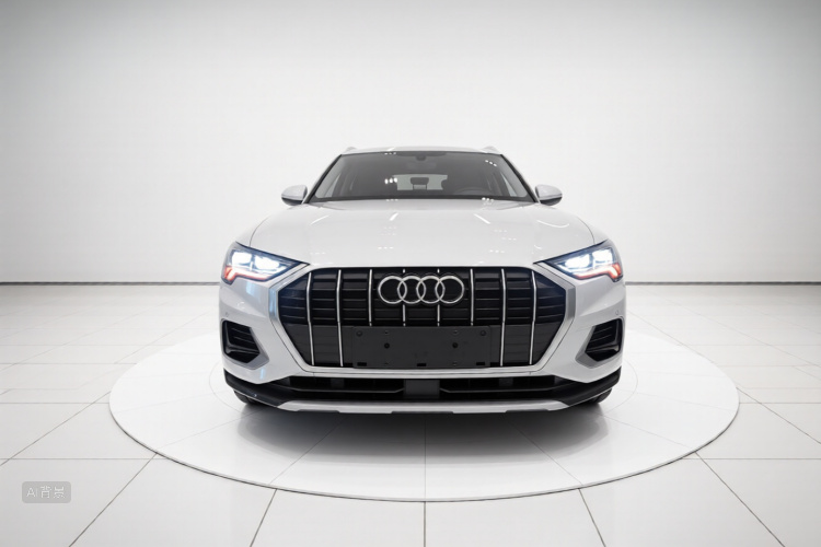 Audi Q3 2023 car image #3