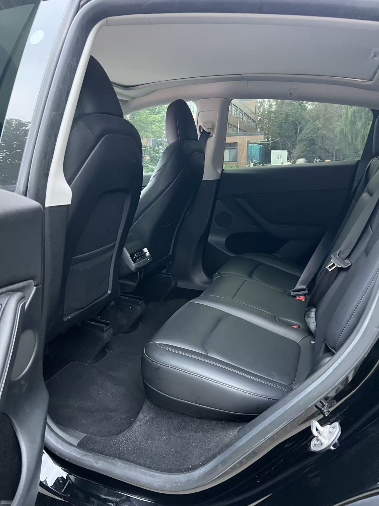 Tesla Model Y 2023 صورة سيارة #5