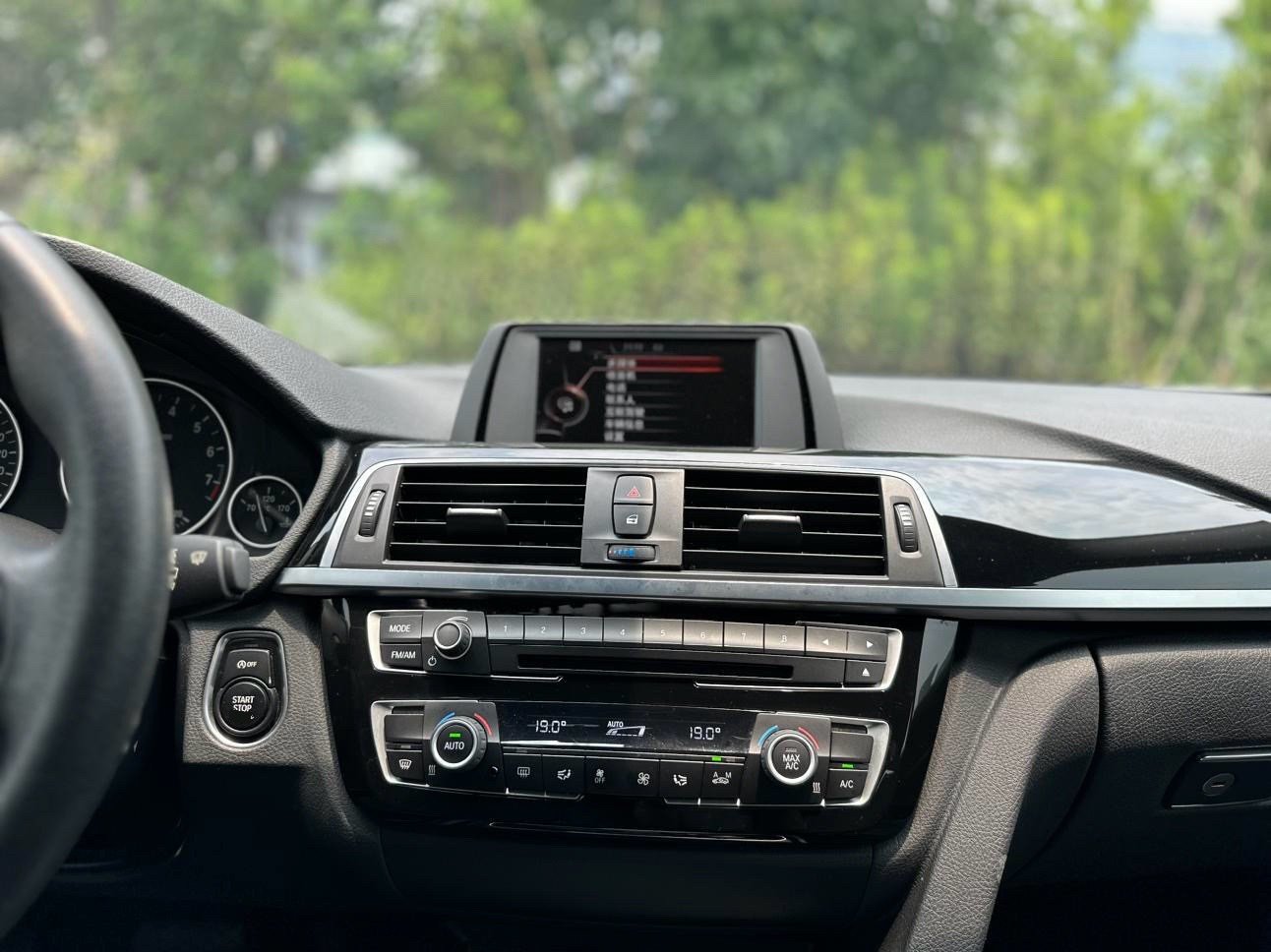 BMW 3 Series 2017 #18 BMW 3 Series 2017 car image #18