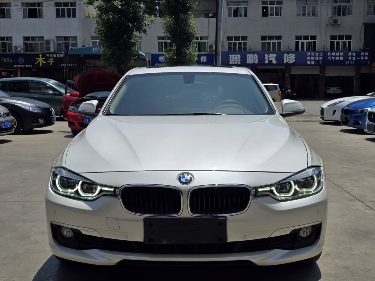 BMW 3 Series 2019 car image #2