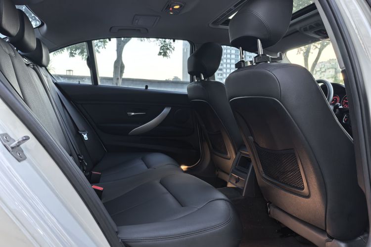 BMW 3 Series 2017 #18 BMW 3 Series 2017 car image #18