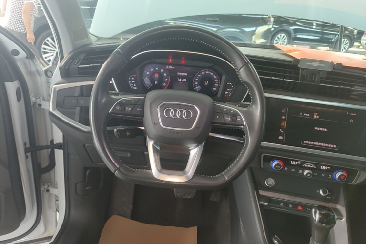 Audi Q3 2021 #11 Audi Q3 2021 car image #11