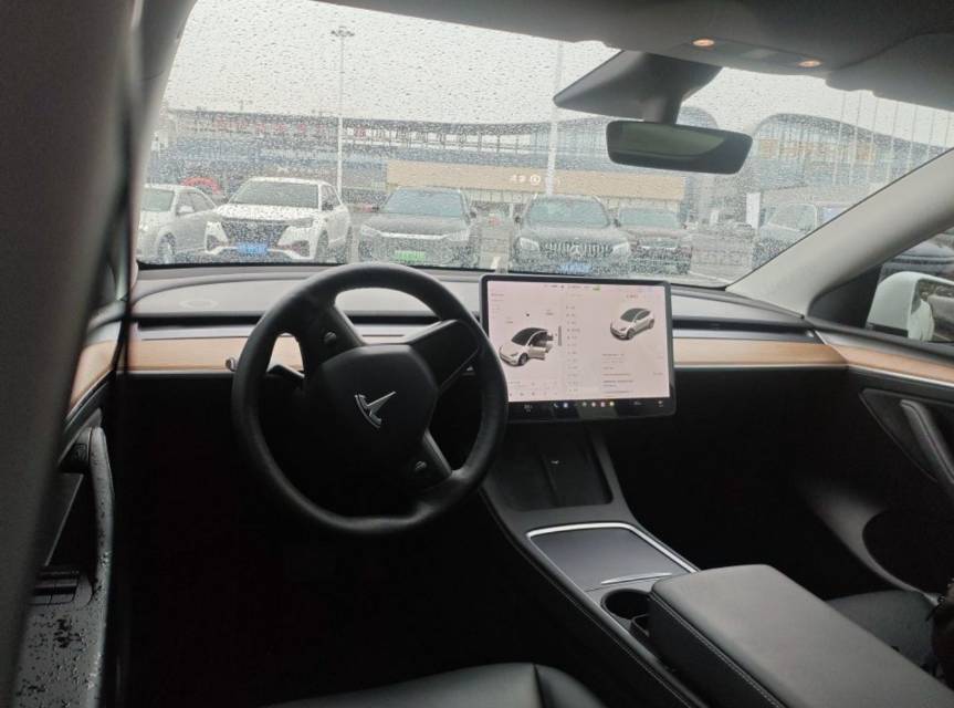 Tesla Model Y 2021 #8 Tesla Model Y 2021 car image #8