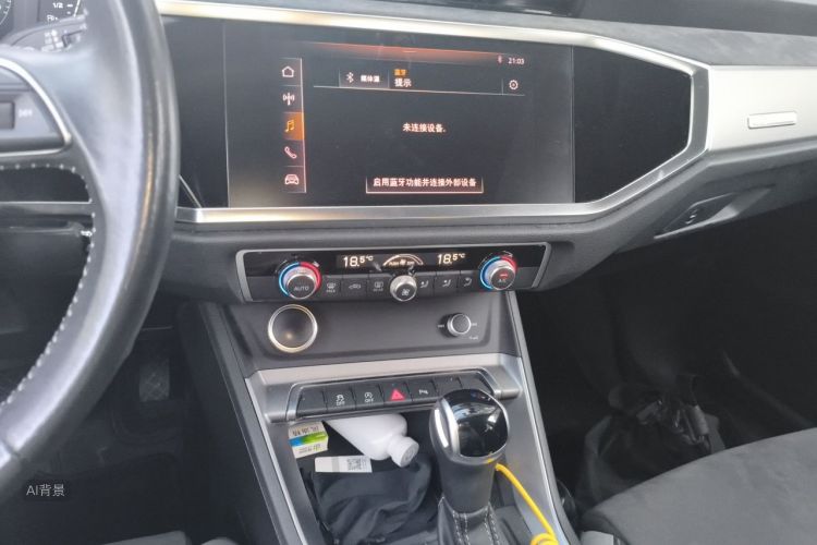 Audi Q3 2021 car image #15
