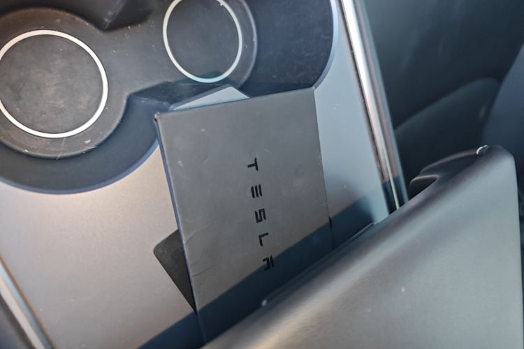 Tesla Model 3 2022 car image #14