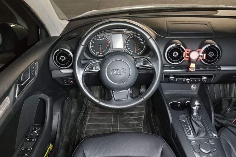 Audi A3 2017 car image #12