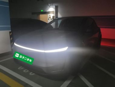 Tesla Model Y 2025 car image 