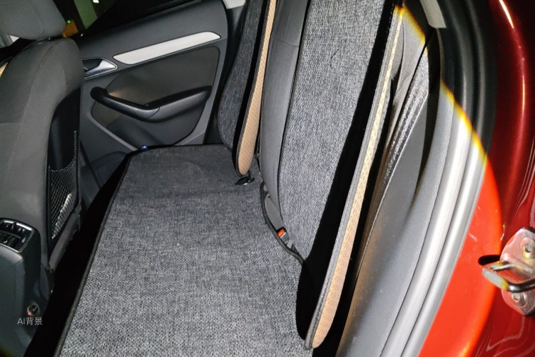 Audi Q3 2015 car image #19